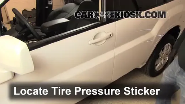 2011 Mitsubishi Endeavor LS 3.8L V6 Neumáticos y ruedas Controlar presión de neumáticos